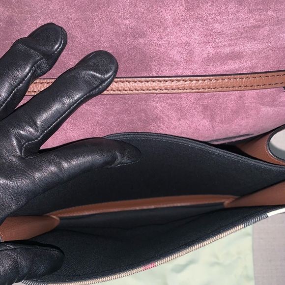 Burberry Macken Crossbody Bag - Picture 7 of 10